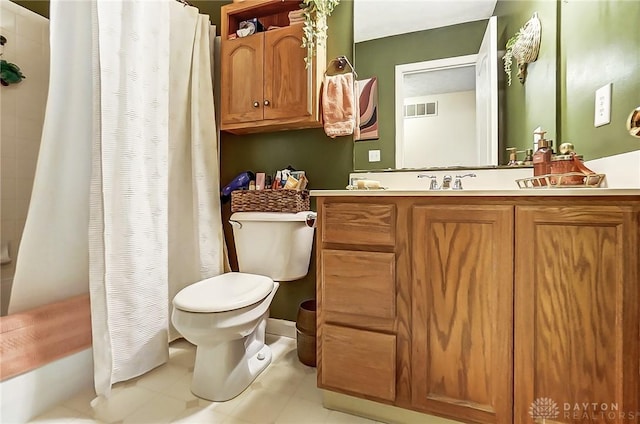 1061 Dapple Ct, Fairborn, OH 45324 - bathroom with toilet, vanity, and shower / bath combination with curtain