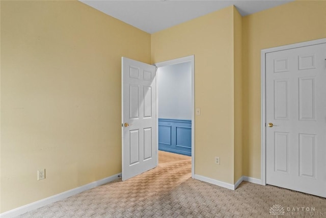 325 Bending Branch Ln, Miamisburg, OH 45342 - unfurnished bedroom with carpet flooring and baseboards
