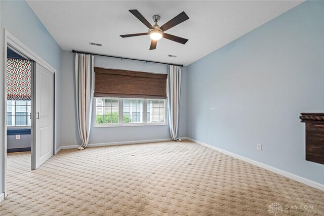 325 Bending Branch Ln, Miamisburg, OH 45342 - empty room with light carpet, ceiling fan, and baseboards