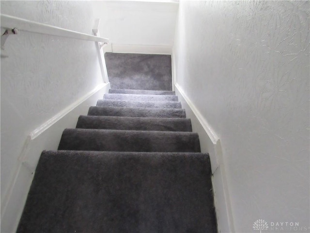2455 Catalpa Dr, Dayton, OH 45406 - view of staircase