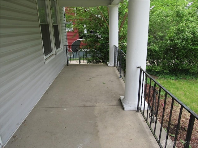 2455 Catalpa Dr, Dayton, OH 45406 - view of porch