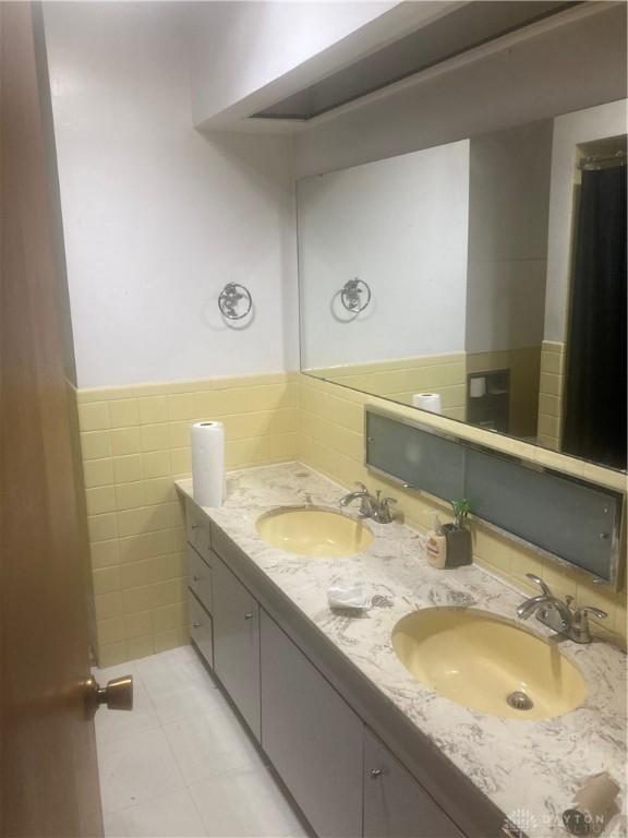 3179 Valerie Arms Dr Unit 16, Dayton, OH 45405 - photo 6