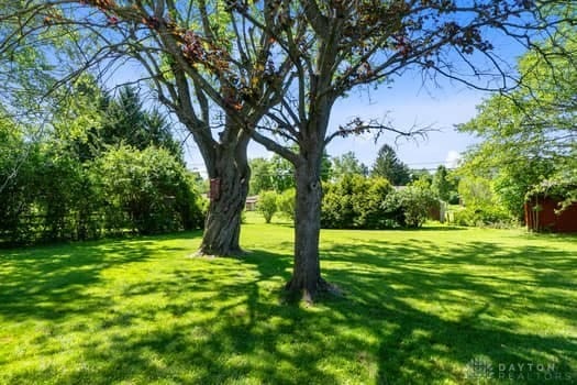 1108 Donson Dr, Kettering, OH 45429 - view of grassy yard