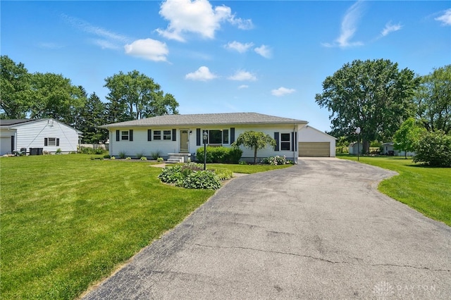 6726 Middletown Germantown Rd, Middletown, OH 45042 - single story home with a front yard and a detached garage