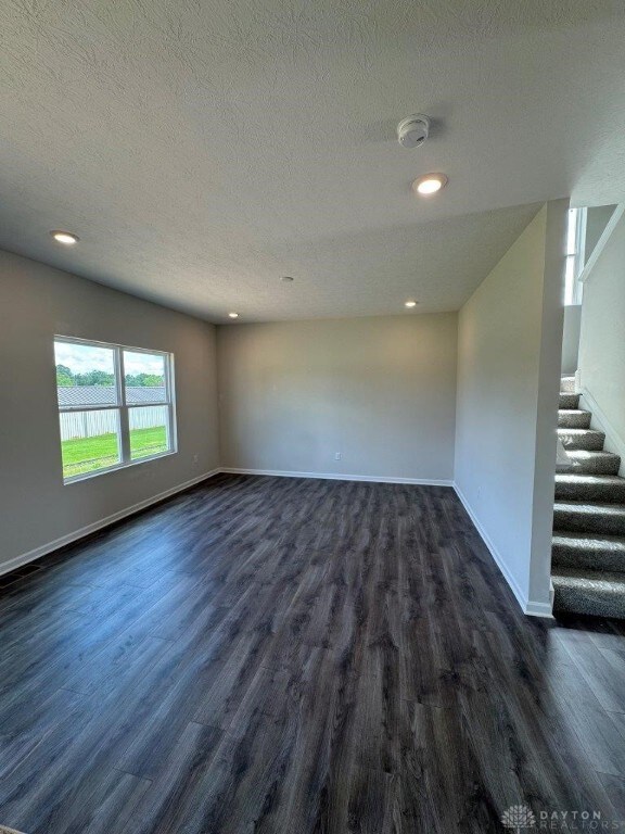 523 Hollywood Blvd, Xenia, OH 45385 - photo 5