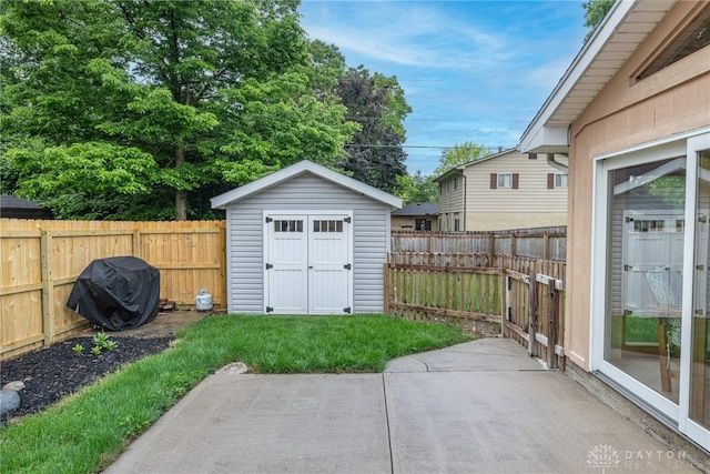 4491 Powder Horn Dr, Beavercreek, OH 45432 - fenced backyard with a patio area