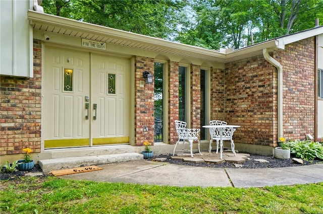 2942 Stauffer Dr, Beavercreek, OH 45434 - entrance to property featuring brick siding