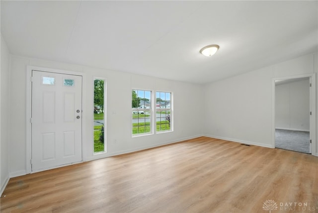 665 Diamond Loop, Middletown, OH 45044 - foyer featuring light wood-type flooring and baseboards