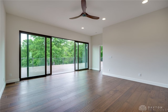 6481 Stagecoach Way, Liberty Twp, OH 45011 - unfurnished room featuring healthy amount of natural light, recessed lighting, a ceiling fan, dark wood-type flooring, and baseboards