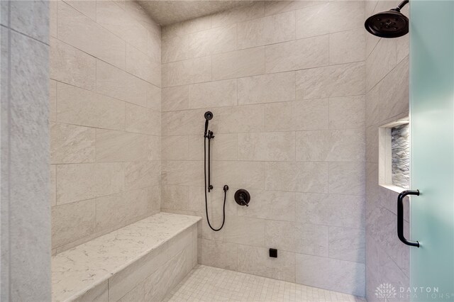 6481 Stagecoach Way, Liberty Twp, OH 45011 - full bath featuring a stall shower