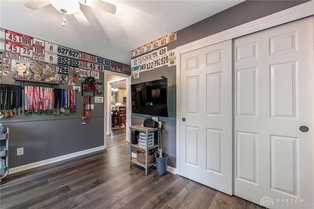 2182 Sharon View Ct, Lebanon, OH 45036 - living room with a ceiling fan, wood finished floors, baseboards, and a textured ceiling
