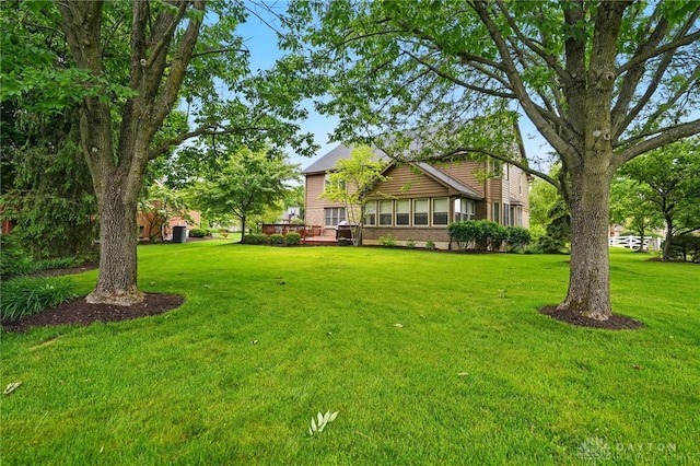 10550 Willow Brook Rd, Dayton, OH 45458 - view of front of home featuring a front yard and brick siding