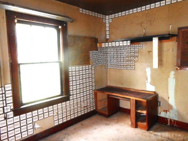 1202 Burt St, Springfield, OH 45505 - misc room with carpet