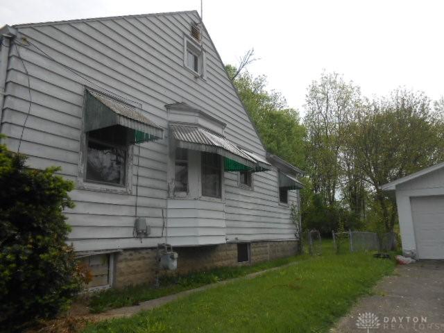 1202 Burt St, Springfield, OH 45505 - view of property exterior with a garage