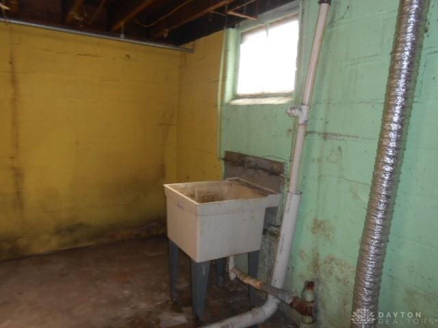 1202 Burt St, Springfield, OH 45505 - basement featuring a sink