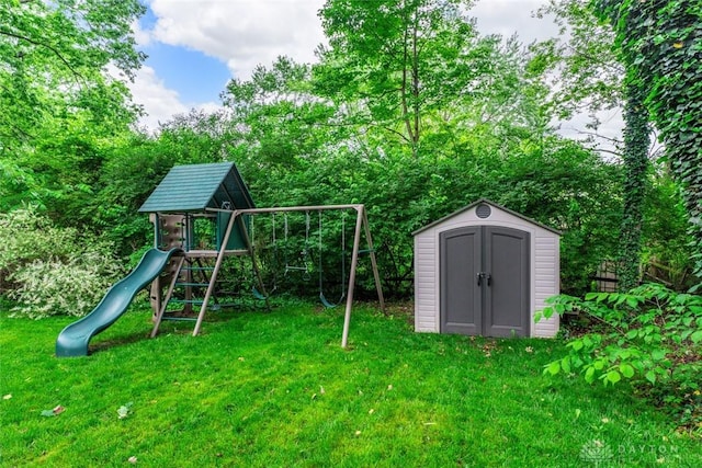 286 Honey Jane Dr, Beavercreek, OH 45434 - view of playground with a yard