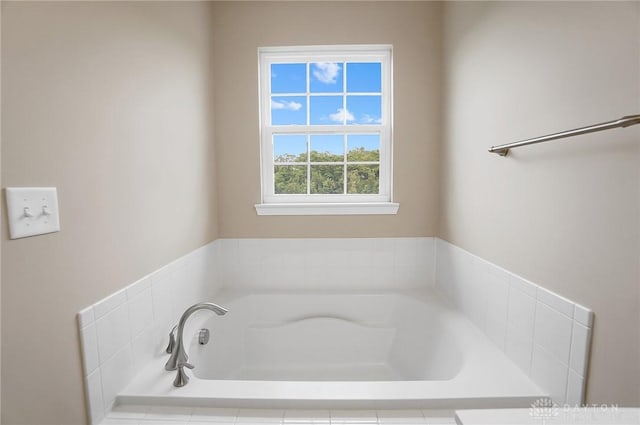 9752 Crooked Creek Dr, Centerville, OH 45458 - bathroom with a bath