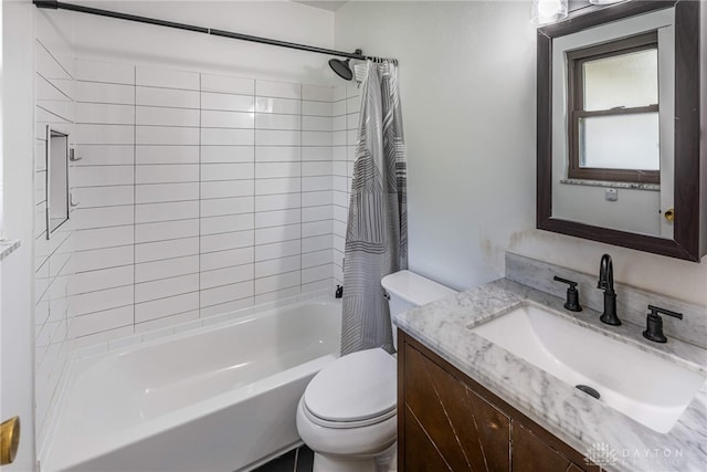 3558 Knollbrook Dr, Franklin Twp, OH 45005 - bathroom featuring toilet, shower / bath combo with shower curtain, and vanity