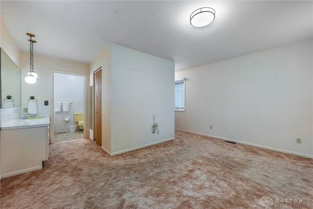 2301 Glenheath Dr, Kettering, OH 45440 - unfurnished room featuring light carpet