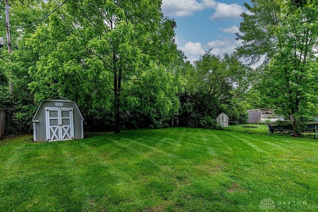 286 Chamberlin Dr, Hamilton, OH 45013 - view of yard