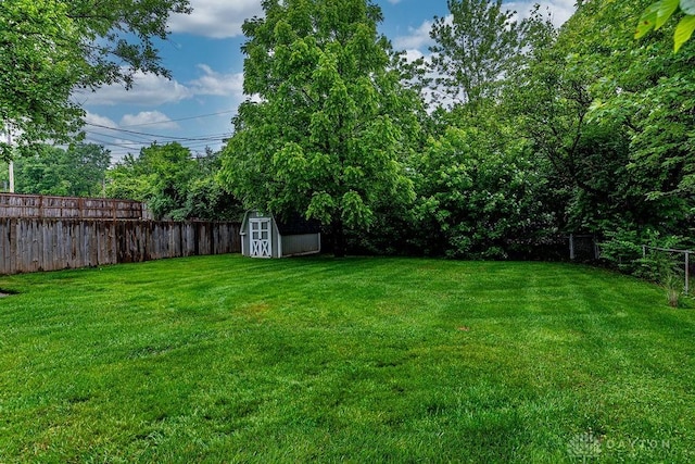 286 Chamberlin Dr, Hamilton, OH 45013 - view of yard