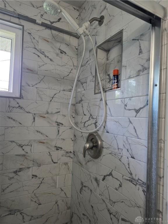 1008 Terracewood Dr, Englewood, OH 45322 - bathroom featuring a tile shower