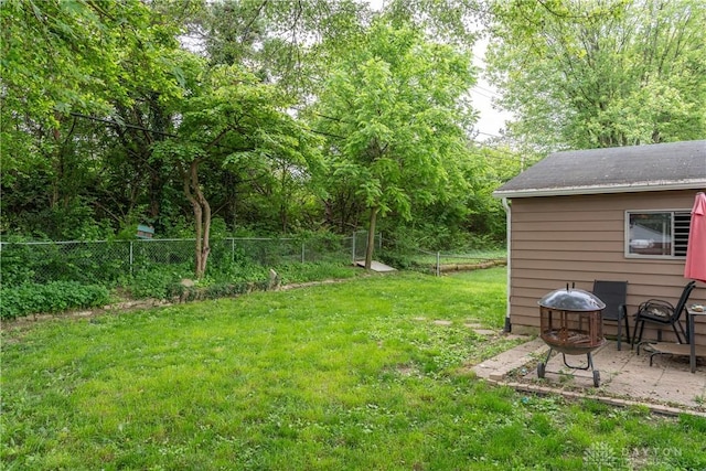 520 Buttercup Ave, Vandalia, OH 45377 - fenced backyard featuring a patio