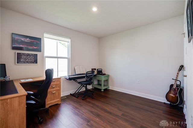 6709 Crystal Harbour Dr, Middletown, OH 45042 - office space featuring dark wood finished floors, baseboards, and recessed lighting
