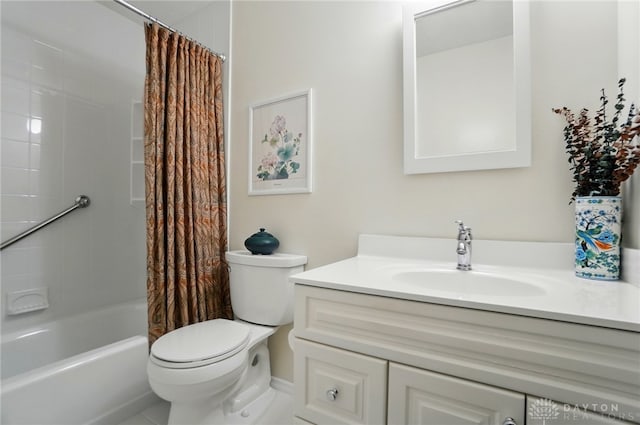 348 Cambridge Dr, Fairborn, OH 45324 - full bath with vanity, toilet, and shower / tub combo with curtain