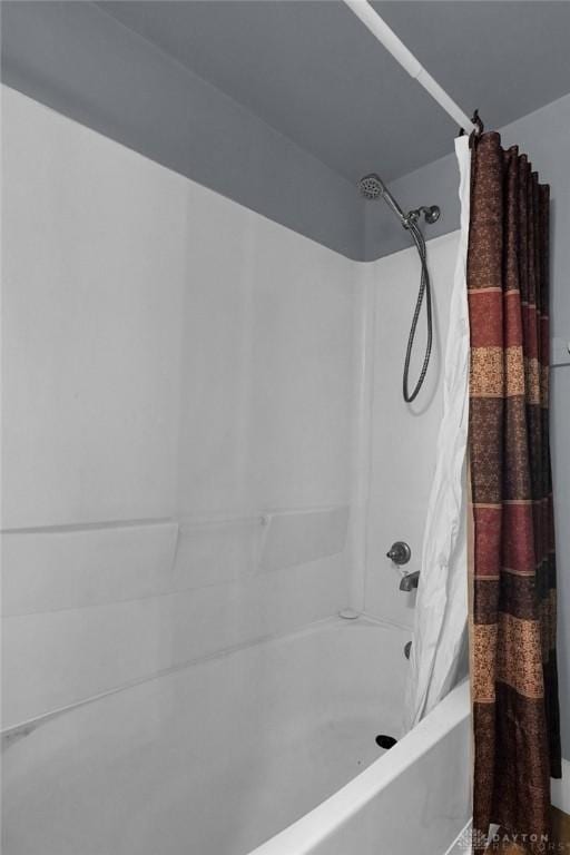 125 W Mound St, South Charleston, OH 45368 - full bathroom with shower / tub combo