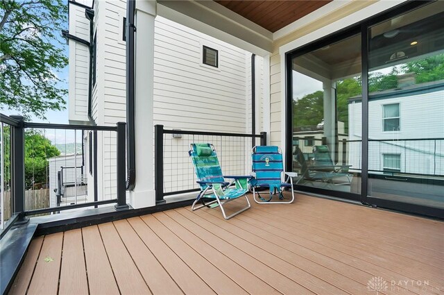 1000 Paradrome St, Cincinnati, OH 45202 - view of deck