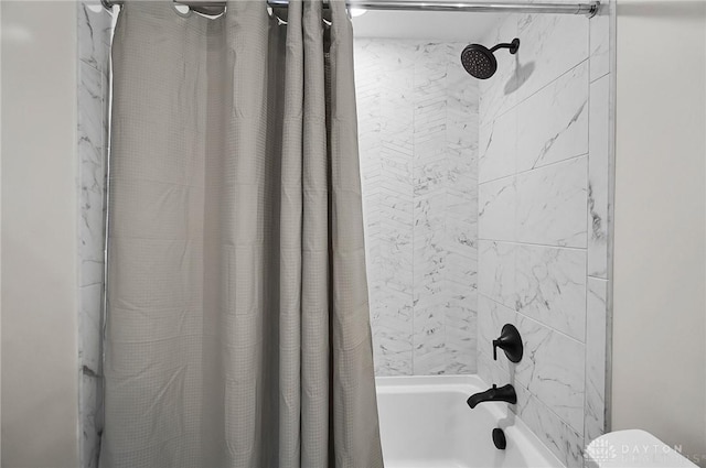 1000 Paradrome St, Cincinnati, OH 45202 - bathroom with shower / bath combination with curtain and toilet