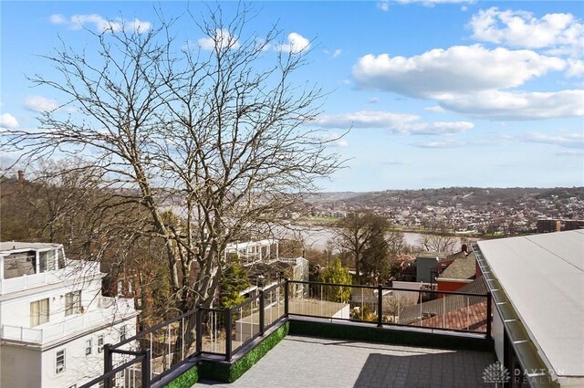 1000 Paradrome St, Cincinnati, OH 45202 - view of balcony