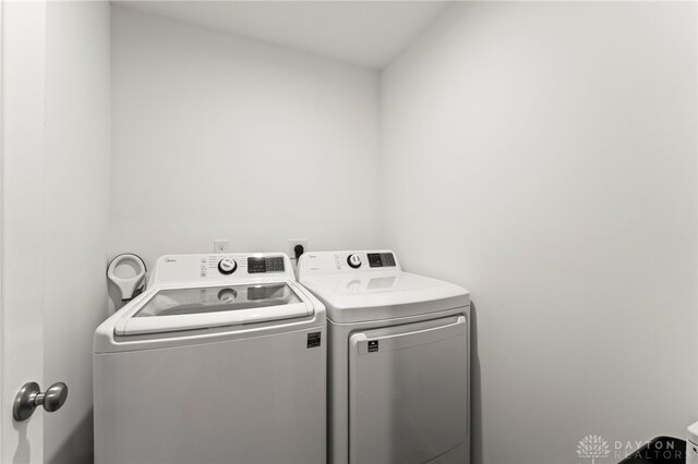 1130 Arden Way, Fairborn, OH 45324 - laundry room featuring washing machine and dryer