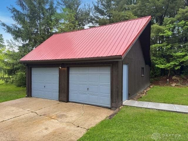5565 Short Rd, New Carlisle, OH 45344 - view of detached garage