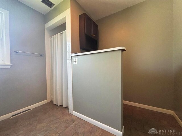 142 W Church St, Xenia, OH 45385 - detailed view of baseboards