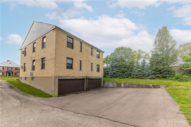 515 Aberdeen Ave, Dayton, OH 45419 - view of property with an attached garage