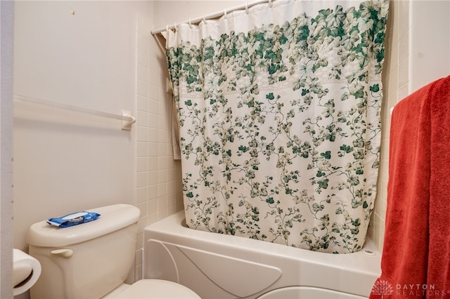 1211 Runnymede Rd, Oakwood, OH 45419 - bathroom with shower / bath combination with curtain and toilet