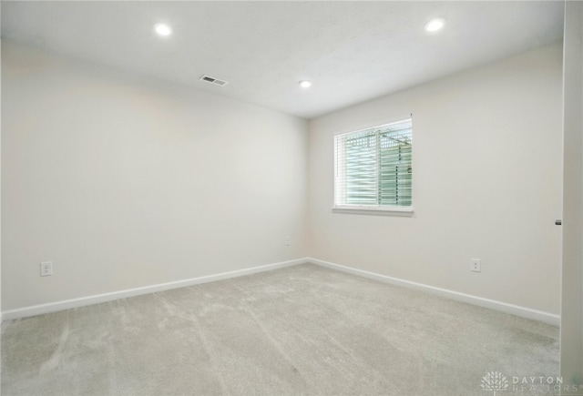 2550 Bellevue Dr, Batavia, OH 45103 - empty room featuring recessed lighting, light carpet, and baseboards