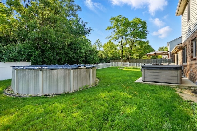 712 S Linden Ave, Miamisburg, OH 45342 - view of yard with a hot tub