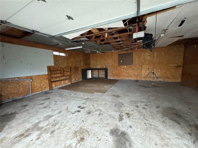 933 Washington St, Troy, OH 45373 - garage featuring a garage door opener