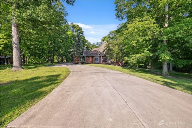 4384 New Market Banta Rd, Lewisburg, OH 45338 - view of front of property with a front yard and driveway