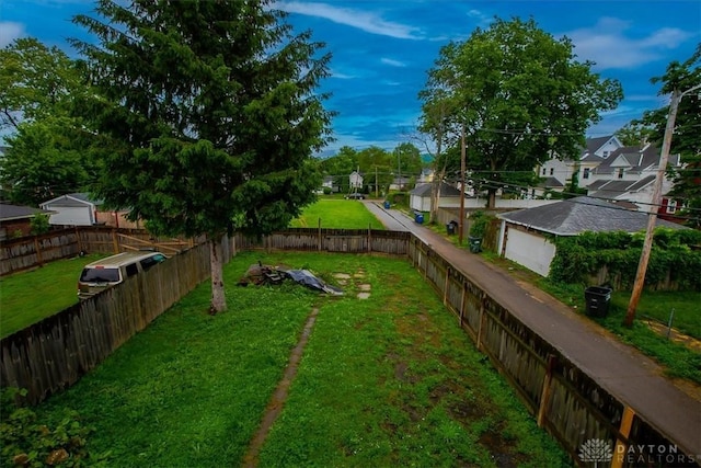 150 S Mcgee St, Dayton, OH 45403 - view of yard featuring a residential view