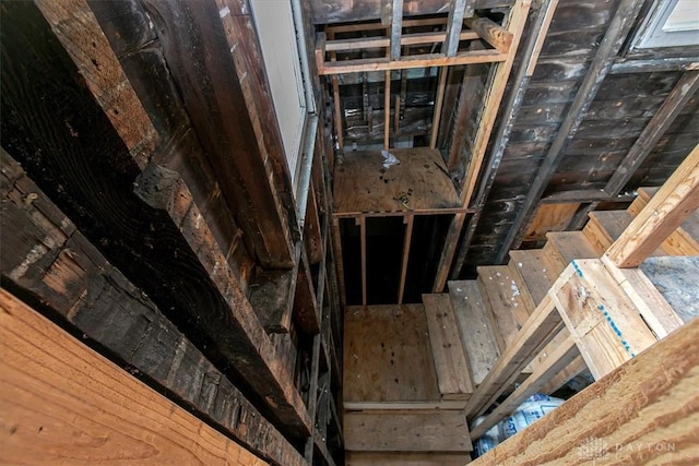 150 S Mcgee St, Dayton, OH 45403 - view of staircase