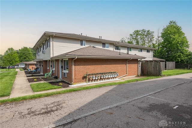 2648 Parklawn Dr, Kettering, OH 45440 - view of front facade with brick siding