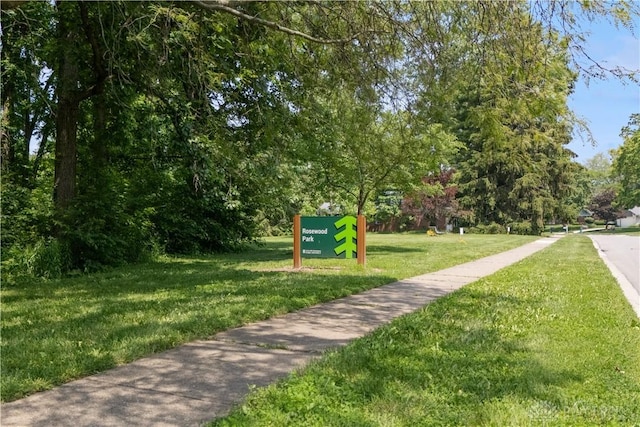 560 Roselake Dr, Centerville, OH 45458 - view of community featuring a lawn