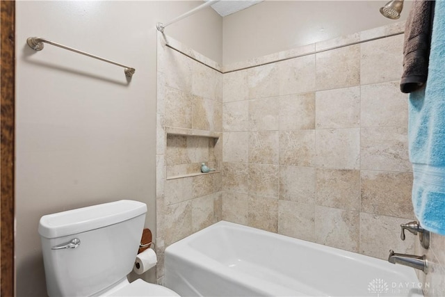560 Roselake Dr, Centerville, OH 45458 - bathroom featuring bathing tub / shower combination and toilet