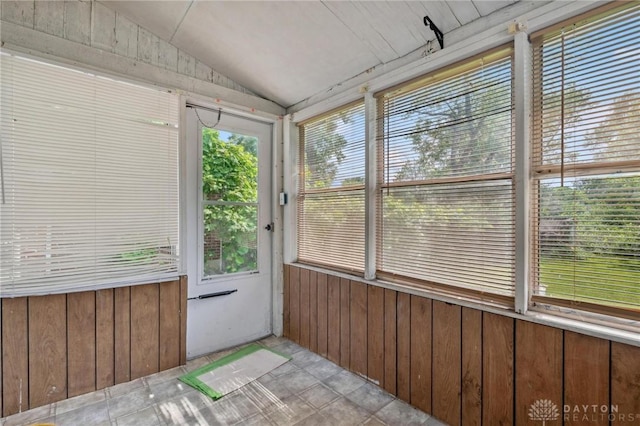 282 S W St, Xenia, OH 45385 - unfurnished sunroom featuring lofted ceiling