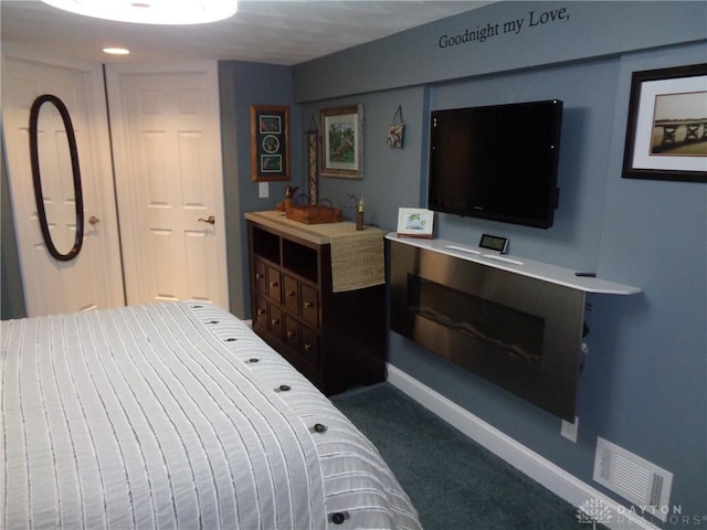 4502 Central Ave, Middletown, OH 45044 - carpeted bedroom with baseboards