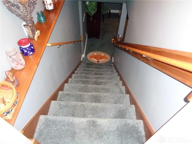 4502 Central Ave, Middletown, OH 45044 - view of stairway